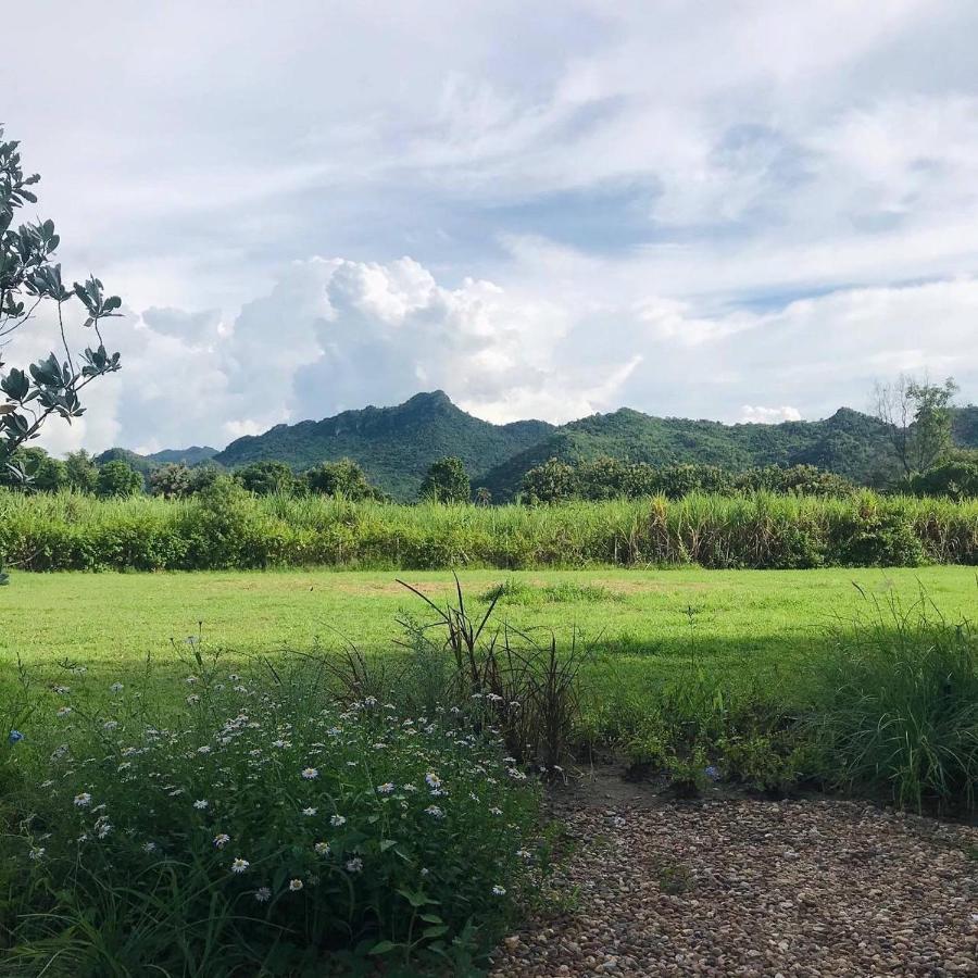 Baan2rai Hotel Kanchanaburi Buitenkant foto