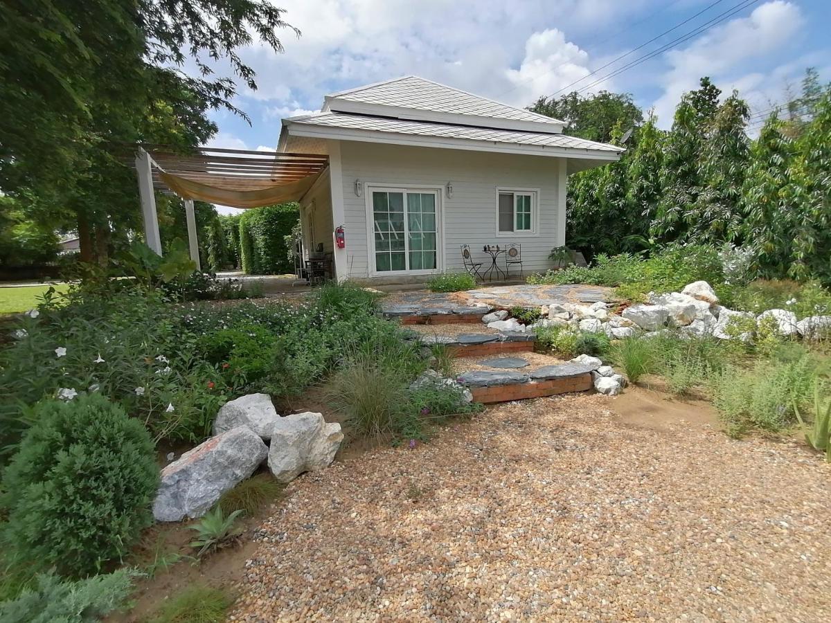 Baan2rai Hotel Kanchanaburi Buitenkant foto
