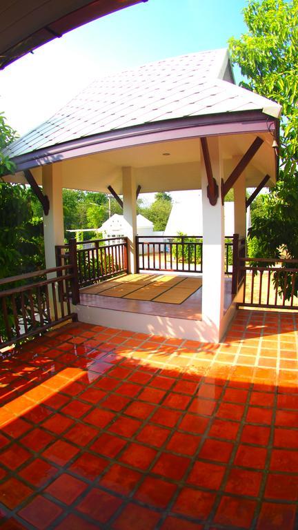 Baan2rai Hotel Kanchanaburi Buitenkant foto