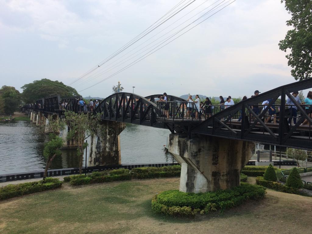Baan2rai Hotel Kanchanaburi Buitenkant foto