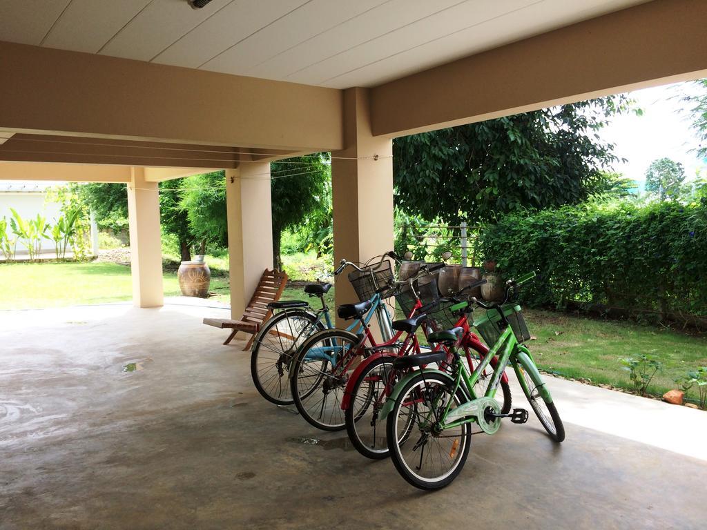 Baan2rai Hotel Kanchanaburi Buitenkant foto