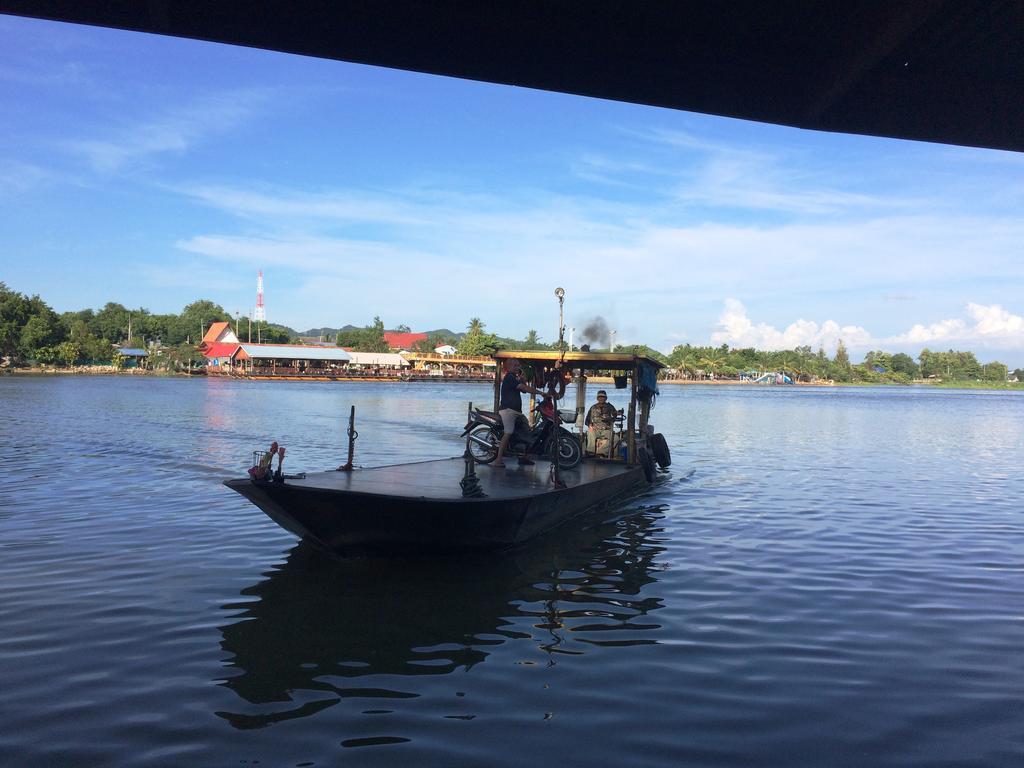 Baan2rai Hotel Kanchanaburi Buitenkant foto