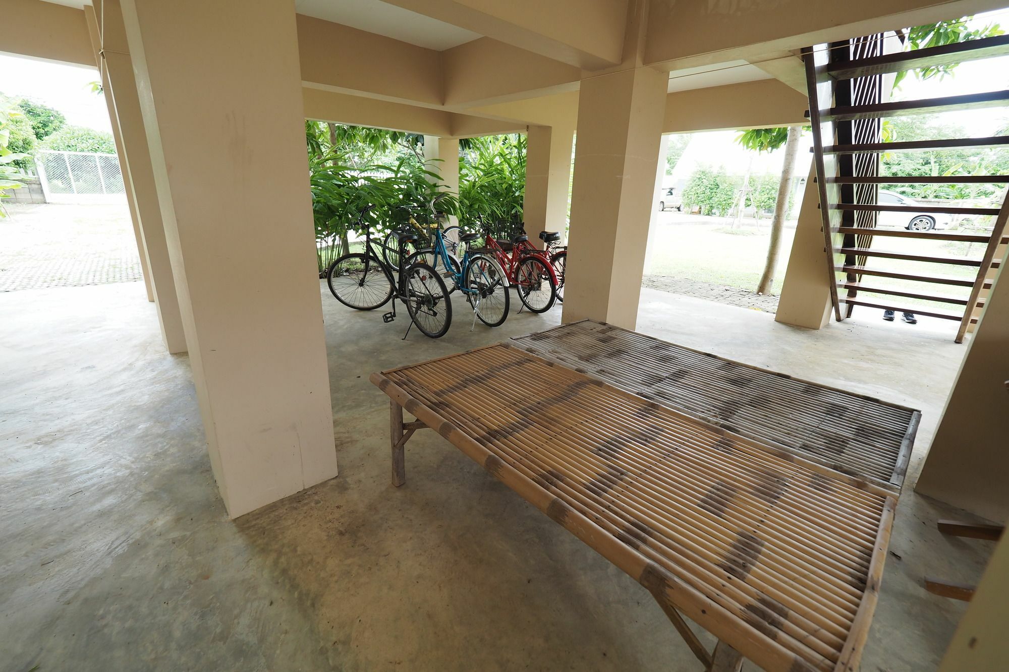 Baan2rai Hotel Kanchanaburi Buitenkant foto